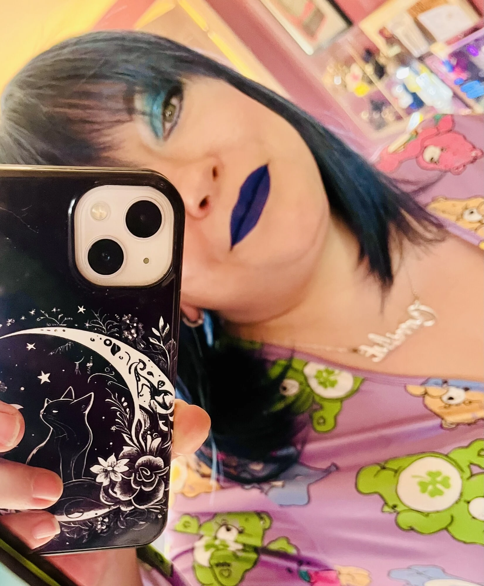 Tina Snua Selfies