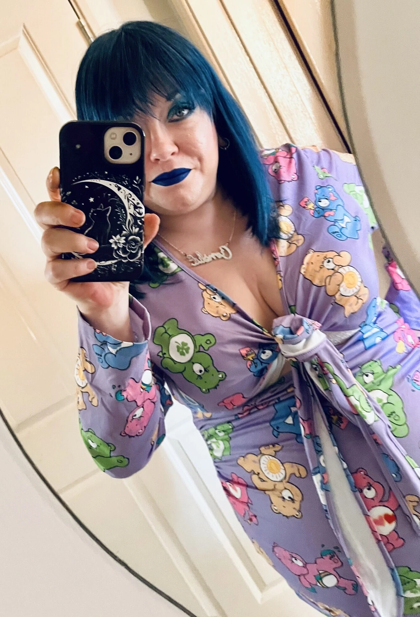 Tina Snua Selfies