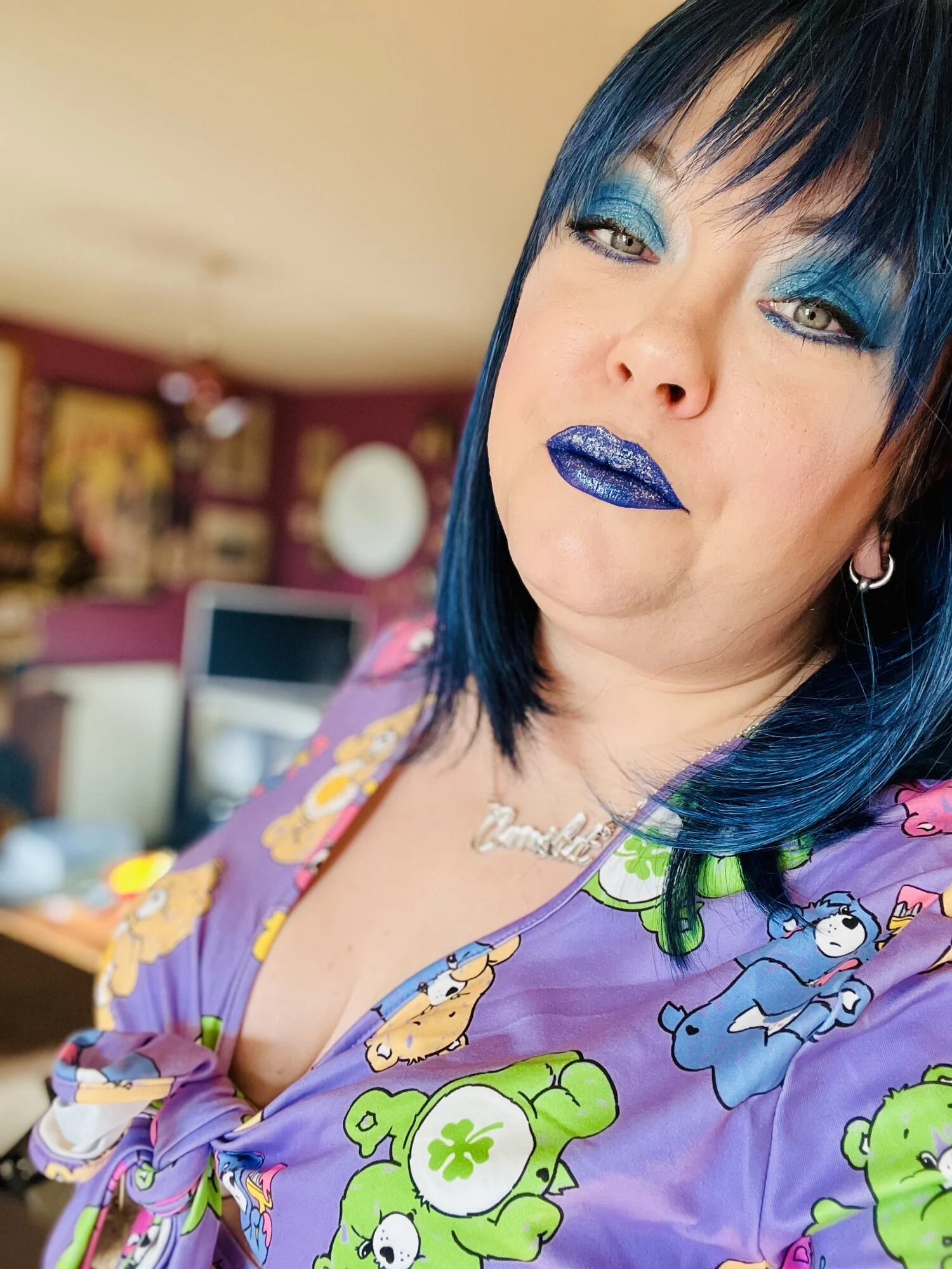 Tina Snua Selfies