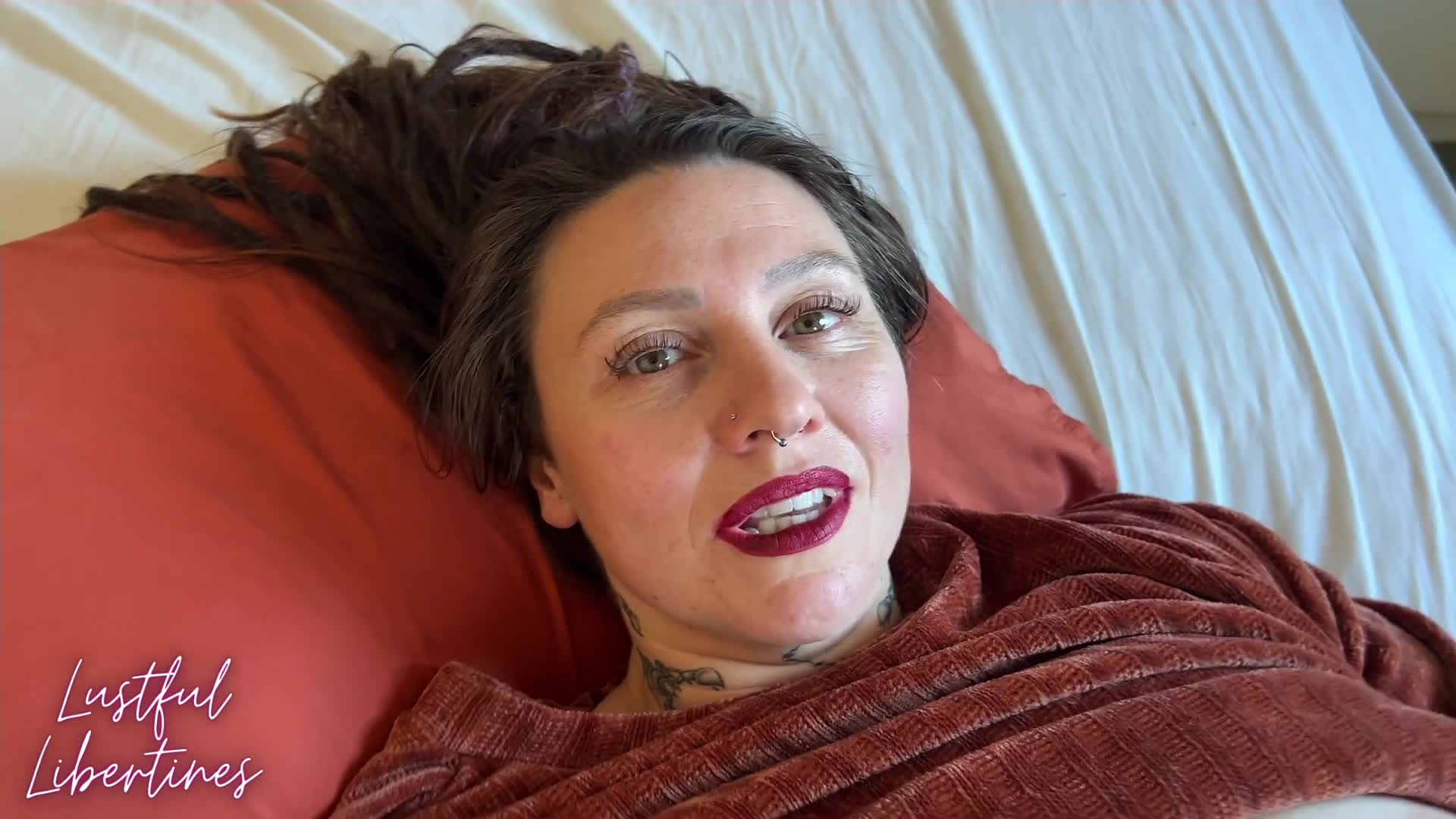 Accidentally Slipped My Cock into My Hairy MILF Stepsister’s Pussy